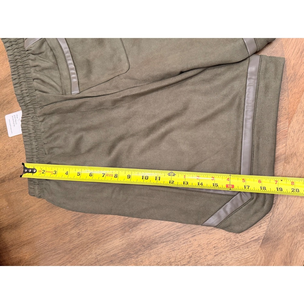 EPTM Mens Olive Green Faux Suede Shorts Streetwear Athletic Small NWT - Picture 8 of 9